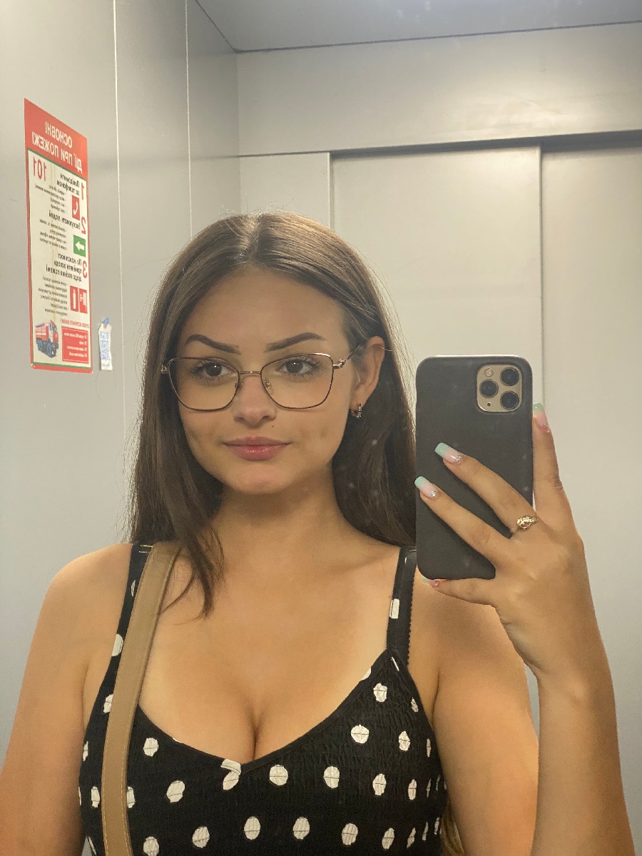 Sexy model Stacy in Dili