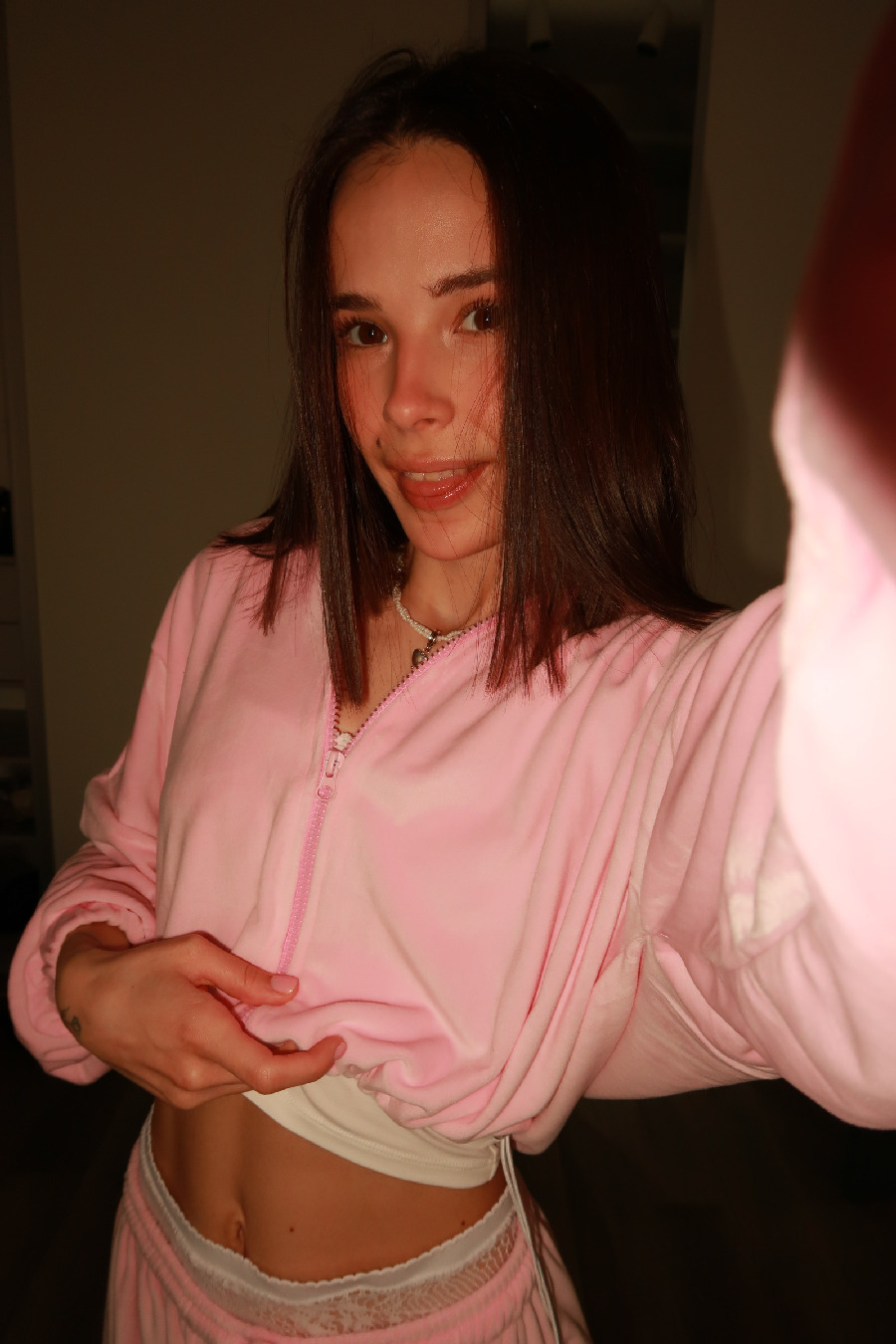 Tina brings the glow — live moments in Dili